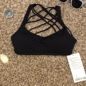 Lululemon black “Free To Be Wild” bra 🖤🖤